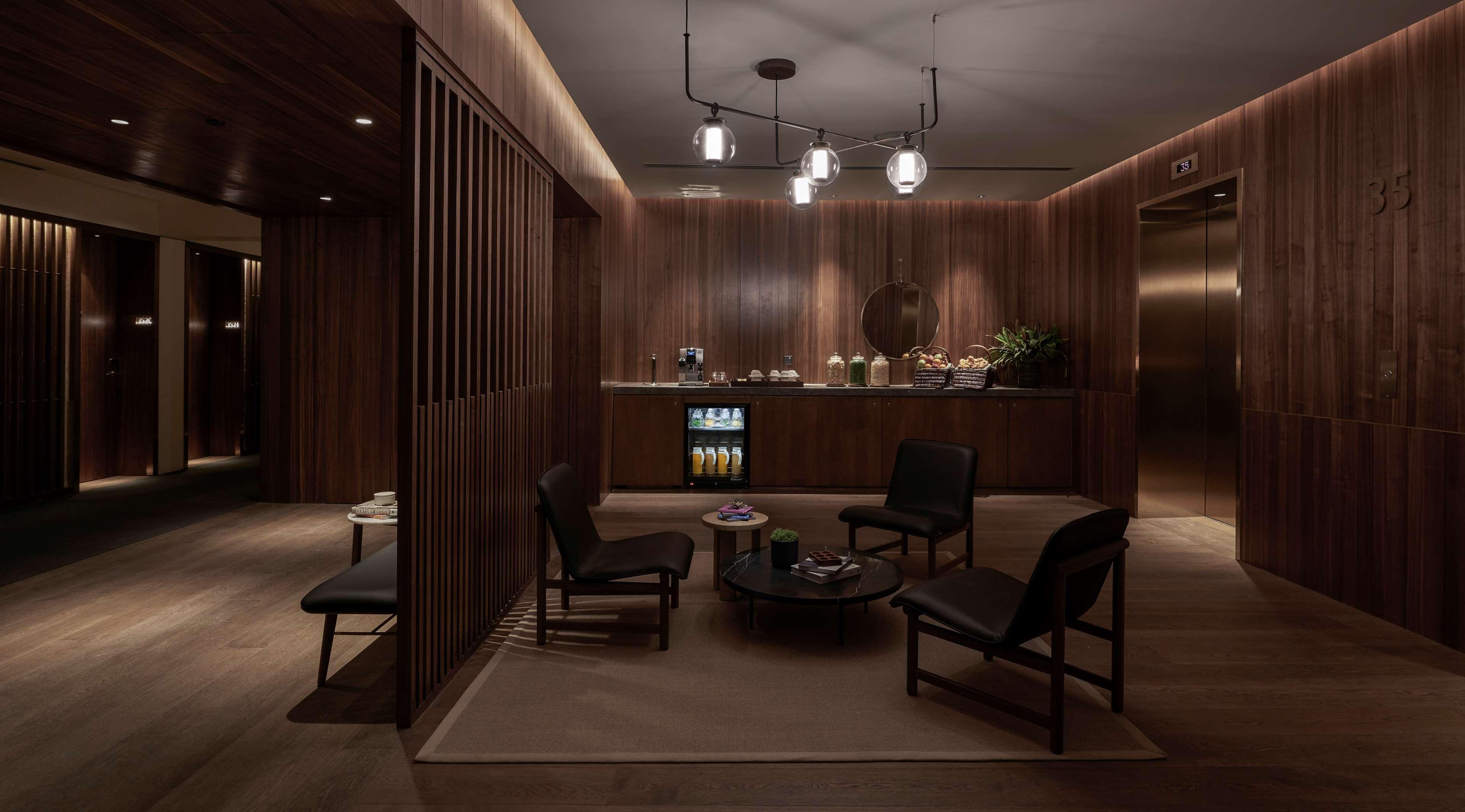 Hotel Alila Bangsar Kuala Lumpur Exterior foto The private lounge at London Heathrow Airport