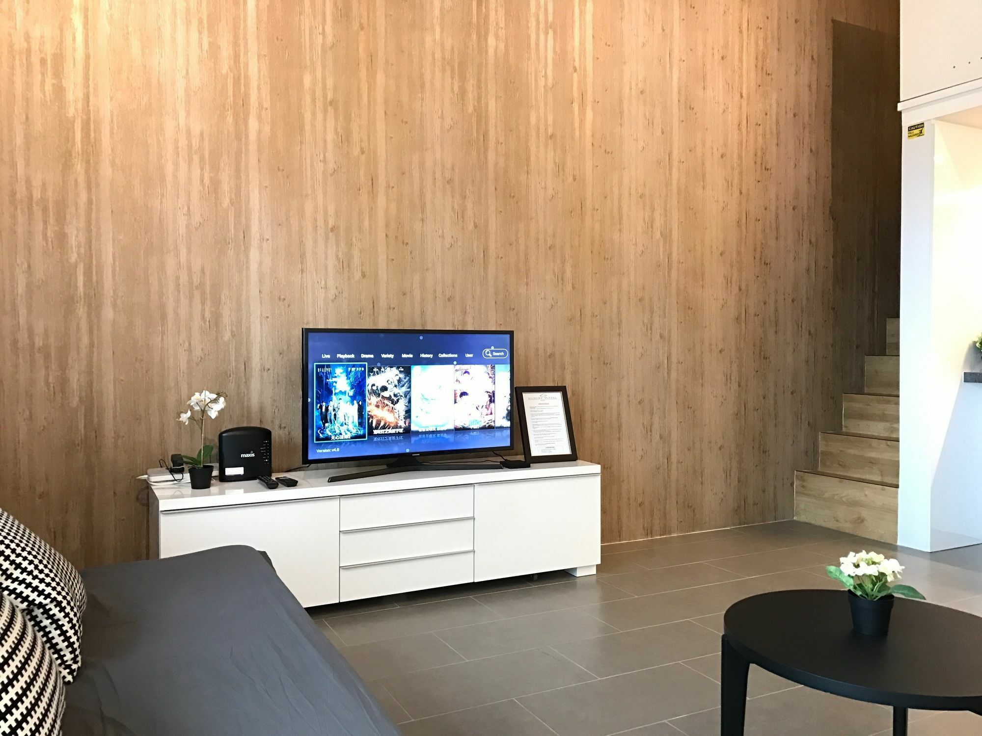 Hotel Alila Bangsar Kuala Lumpur Exterior foto A living room with a television